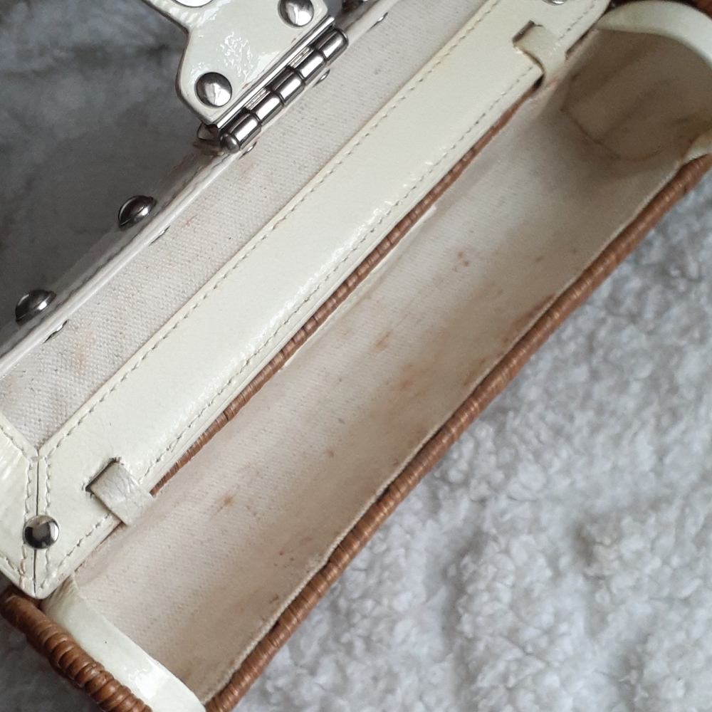 Michael Kors Handpurse- RARE Design - Picture 6 of 7
